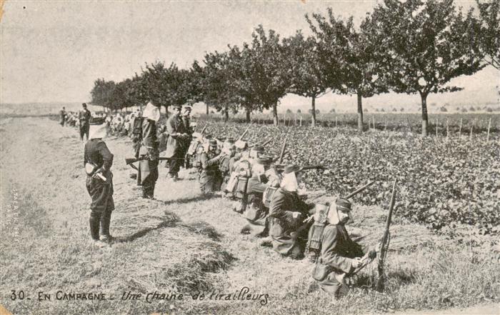 Militaria France sonstiges En Campagne Une Chaine Soldaten