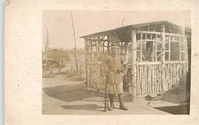 Militaria France sonstiges Soldat Gewehr