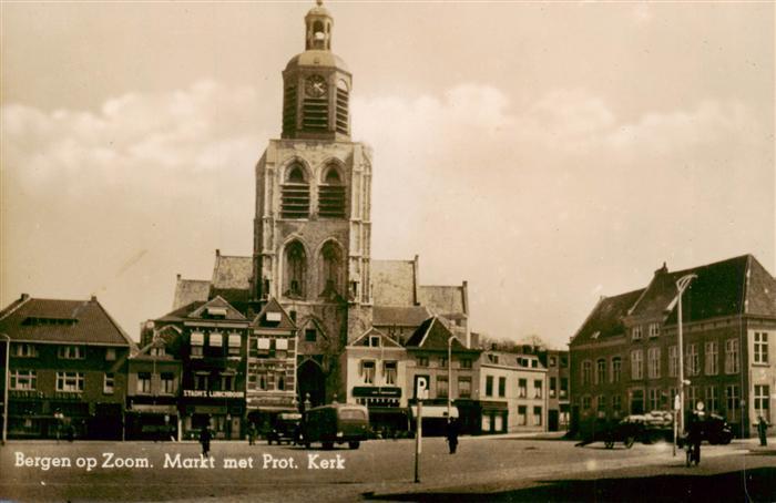 Bergen-op-Zoom NL Markt met Prot Kerk