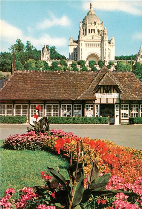 Lisieux 14 Calvados Basilique Sainte Thérèse vue de la Place de la Gare