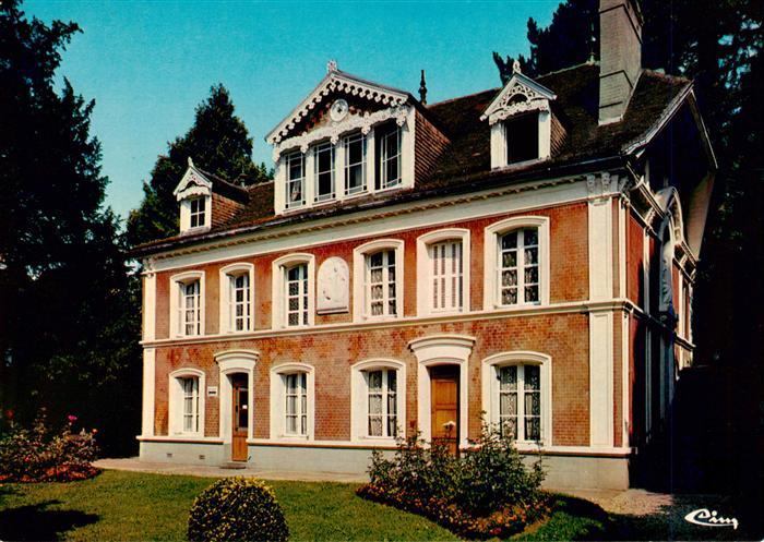 Lisieux 14 Calvados Château Les Buissonnets Facade d'entrée