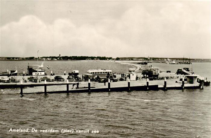 Ameland NL De veerdam vanuit zee