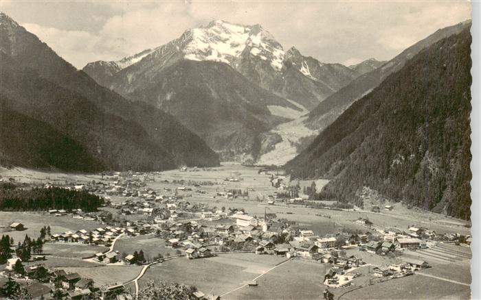 Mayrhofen Zillertal AT Fliegeraufnahme mit Gruensberg