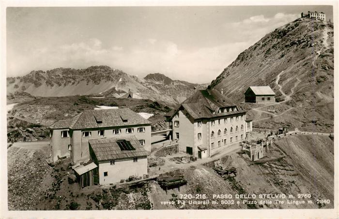 Passo dello Stelvio 2750m Stilfserjochpass IT Piz Umbrail e Pizzo delle Tre Ling