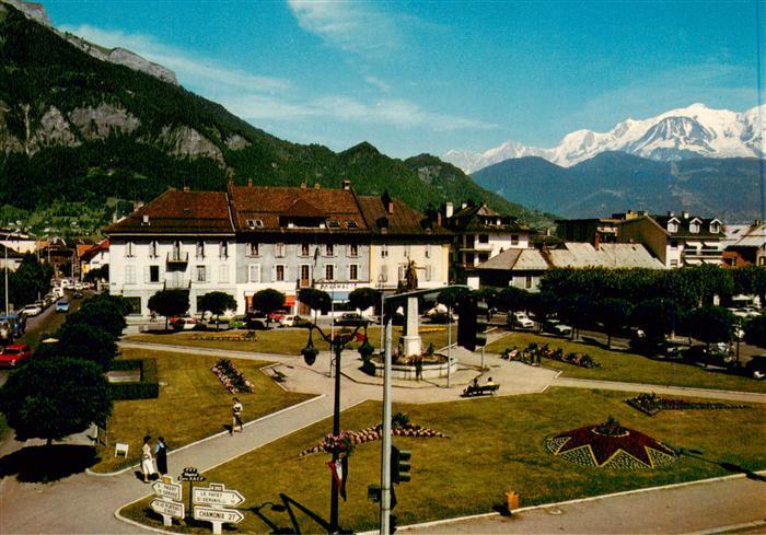 Sallanches 74 Haute-Savoie La place Charles Albert et le Mont Blanc