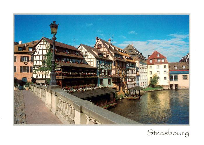 Strasbourg  Strassburg 67 Bas-Rhin Das Kleine Frankreich von der St Martin Bruec