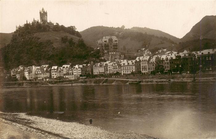 Cochem Kochem Mosel Uferpartie an der Mosel Blick zur Reichsburg