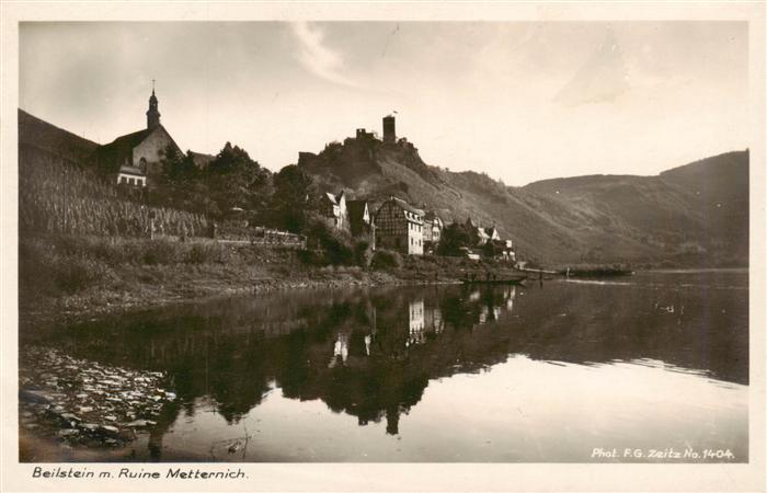 Beilstein Mosel Partie am Fluss Blick zur Ruine Metternich