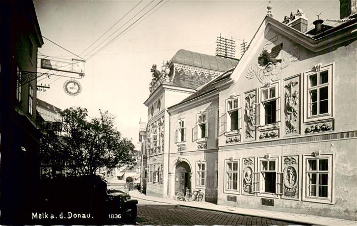 Melk Donau Niederoesterreich AT Linzerstrasse mit ehemaligem Postgebaeude