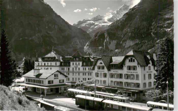 Grindelwald BE Bahnhof mit Hotels Bahnhof Terminus und Regina