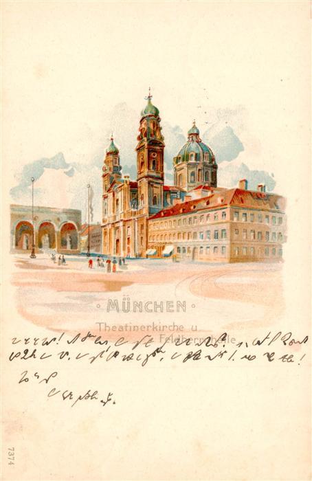 Muenchen Bayern Theatinerkirche und Feldherrenhalle