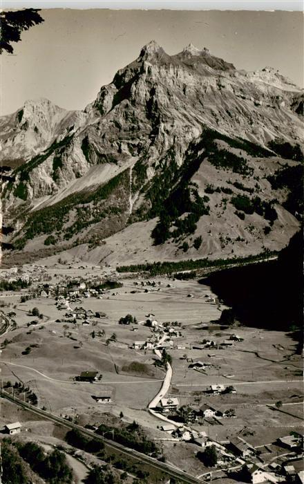 Kandersteg BE Panorama Blick gegen Aermighorn Birre und Zahlershorn Berner Alpen