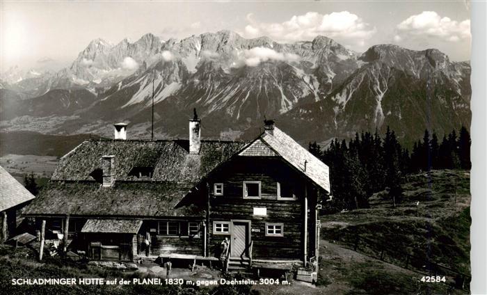 Schladminger-Planai 1830m Dachstein AT Schladminger Huette auf der Planei gegen