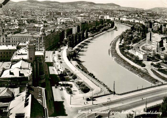 Wien AT Donaukanal gegen Kahlen- und Leopoldsberg