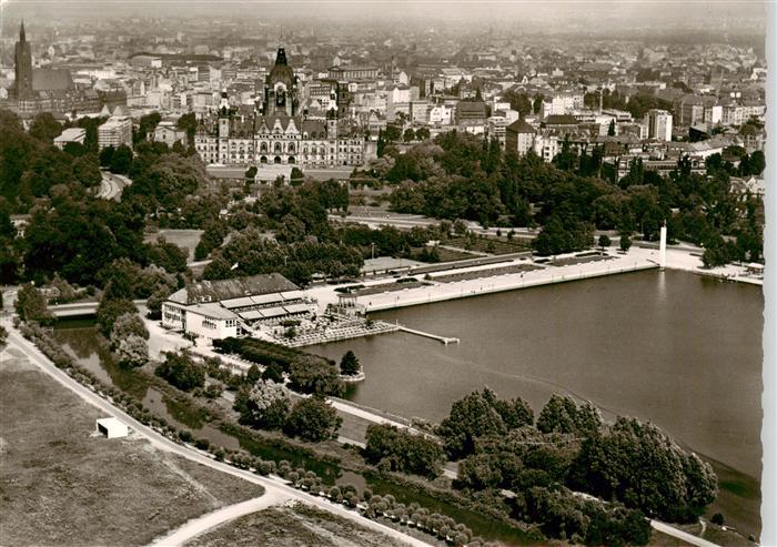 HANNOVER  CITY Blick auf Maschsee Rathaus Marktkirche