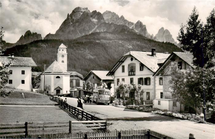 Moso di Sesto Sexten Sesto Suedtirol IT Ortspartie mit Kirche