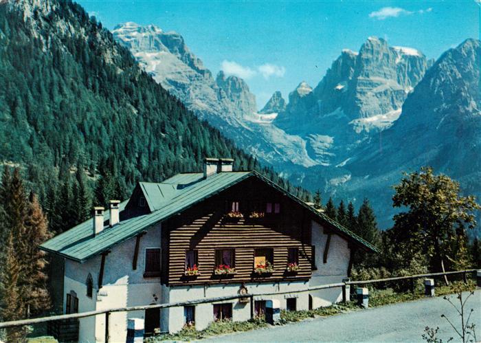 Brentagruppe Dolomiti IT Strasse nach Madonna di Campiglio