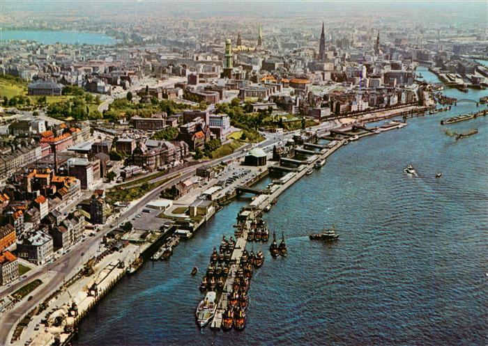 HAMBURG  CITY Hafen und Stadt Fliegeraufnahme