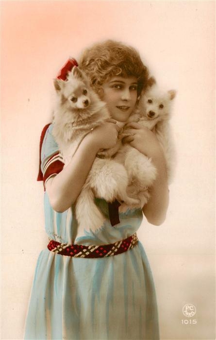 Foto PC Paris Nr. 1015 Frau Hunde