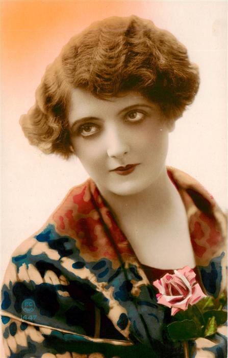 Foto PC Paris Nr. 1447 Frau