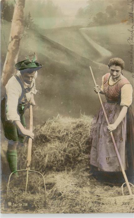 Foto RPH Nr. 3372 Frau Mann Heuhaufen