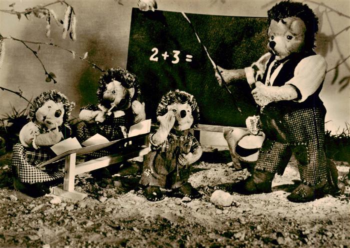 Puppen Dolls Poupees Munecas Spielzeug Igel Schule