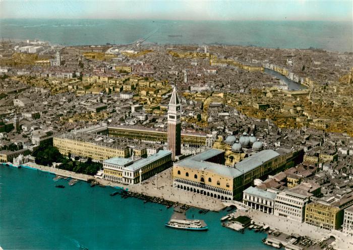 VENEZIA Venedig Venice Venise IT Bacino-di-San-Marco Campanile Dogenpalast Canal