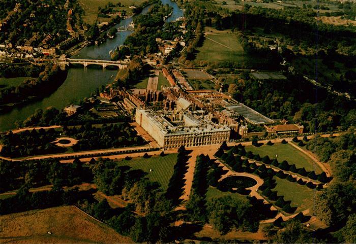Hampton Richmond upon Thames Hampton-Court-Palace Schloss Themse Bruecke Garten