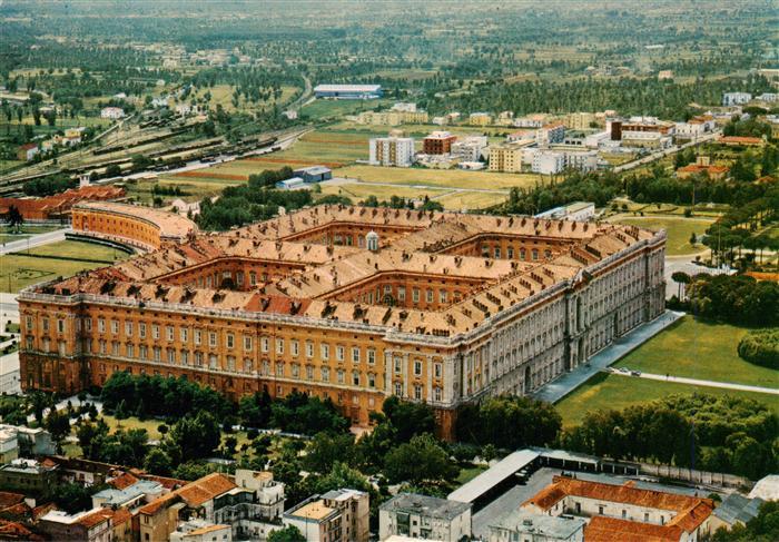 CASERTA Vecchia Campania IT Palazzo-Reale Fliegeraufnahme Innenhof Tuerme Ortsch