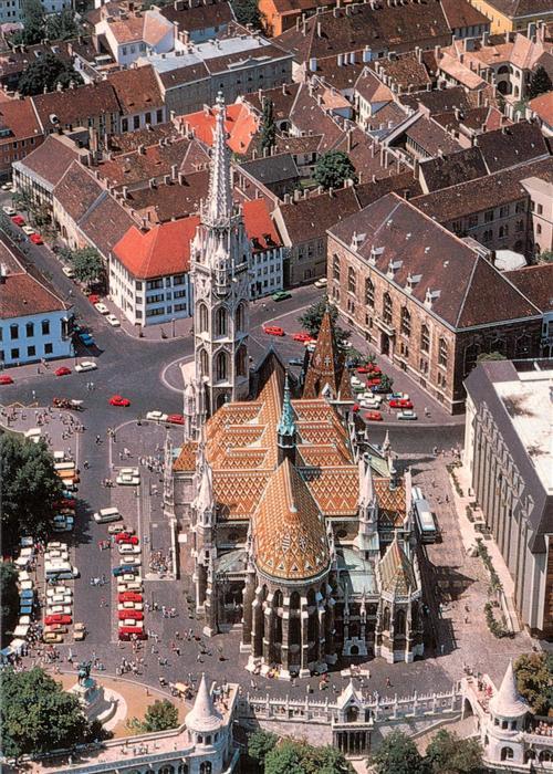 BUDAPEST HU Mátyás-templom Matthiaskirche Fischerbastei Ziegeldach Altstadt Burg