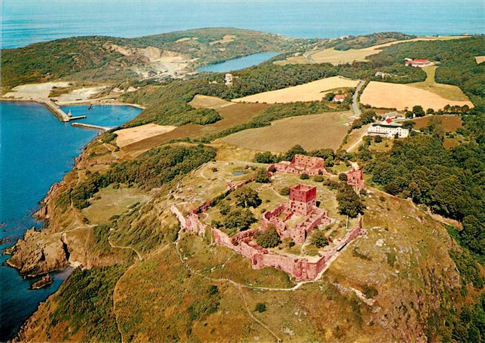 Hammershus DK Hammershus-Ruinen Burganlage Kueste Meer Felder Luftbild