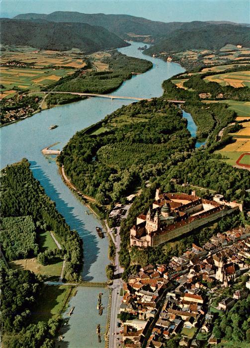 Melk Donau Niederoesterreich AT Stift Donau Fliegeraufnahme Fluss Bruecke Kloste