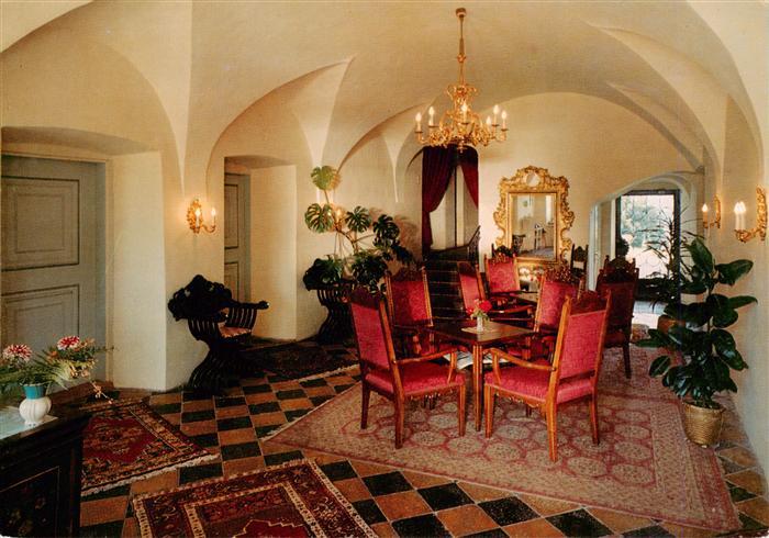 Oberfederaun VILLACH Kaernten AT Schloss-Steinbichl Hotel Gewoelbe Innenraum Kam