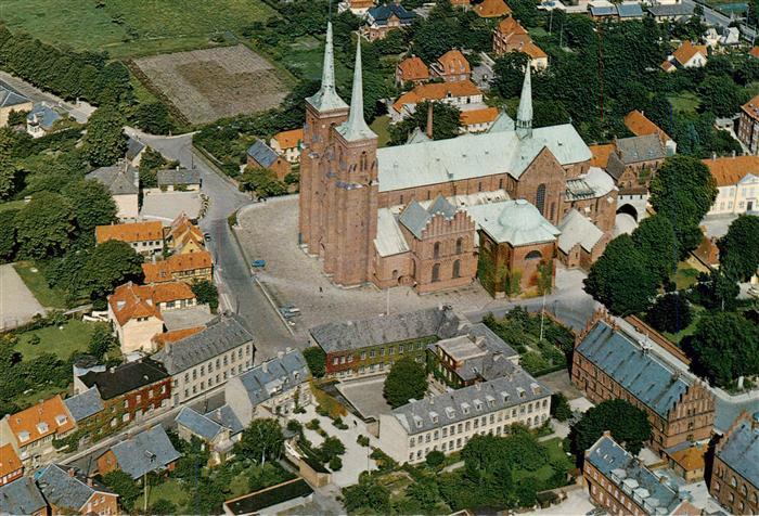 Roskilde DK Domkirken Dom Kathedrale Fliegeraufnahme Altstadt Tuerme