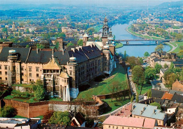 KRAKOW Krakau PL Wawel Wisla Fliegeraufnahme Schloss Burg Stadtpanorama Bruecke
