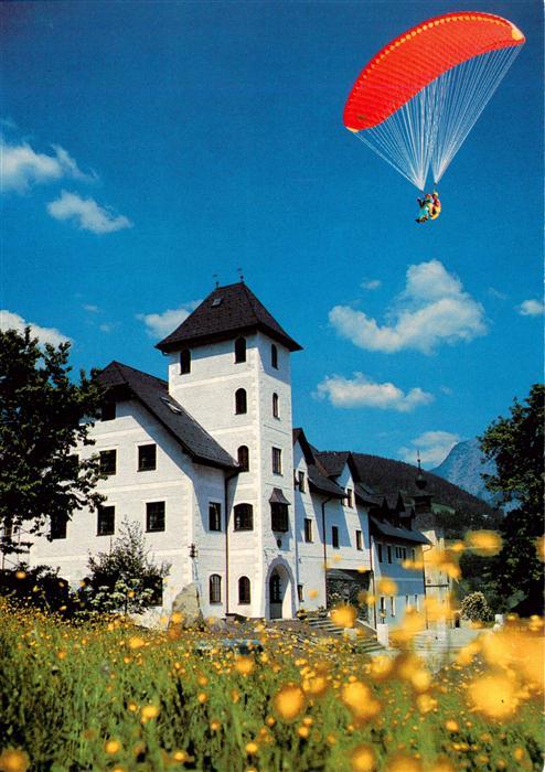Groebming Liezen Steiermark AT Schloss-Moosheim Hotel-Restaurant Paraglider Dach