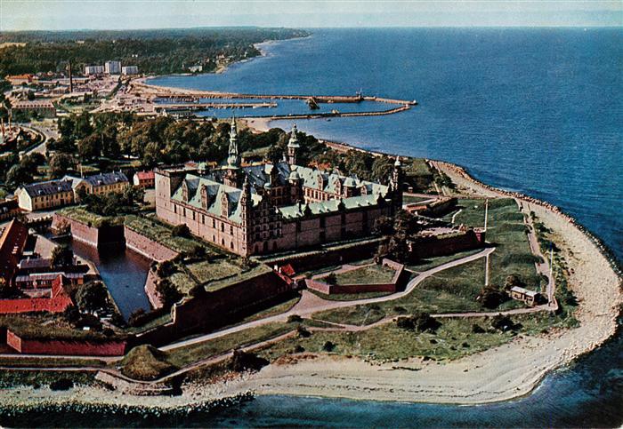 Helsingor Frederiksborg DK Kronborg-Slot Burg Festung Kuestenstadt Luftbild Meer