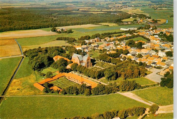 Logumkloster Sogn DK Kloster Kirche Fliegeraufnahme Refugiet Klostergarten Ortsc