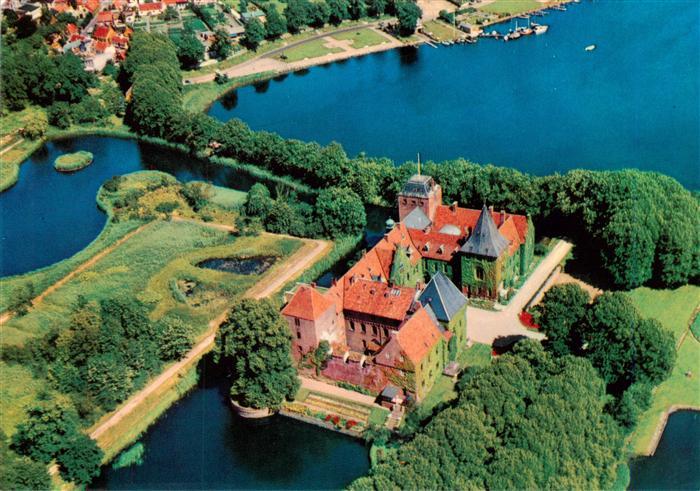 Aalholm DK Aalholm-Slot Wasserschloss Fliegeraufnahme Fjord Hafen Baeume Park Gr