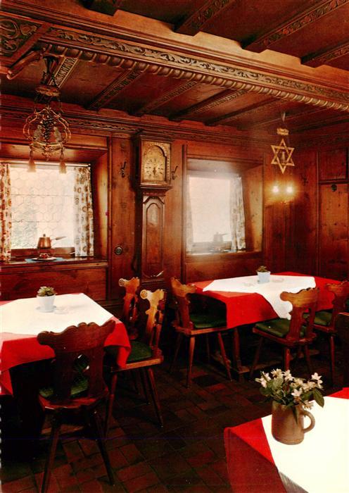 Brixlegg Tirol AT Restaurant-Sigwart Weinstuben Holzvertaefelung Gaststube Tisch