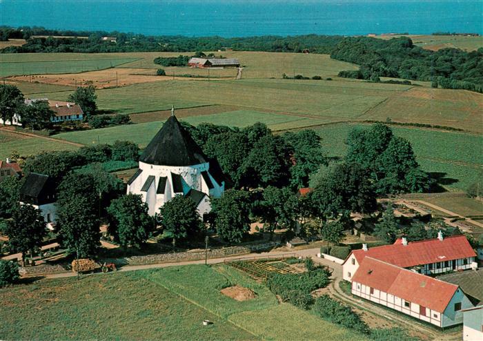 Osterlars Rundkirke Osterlars-Rundkirke Fliegeraufnahme Felder Meereskueste Wei