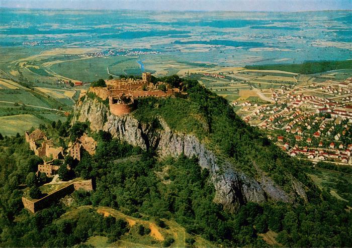 SINGEN Hohentwiel BW Hohentwiel Burgruine Fliegeraufnahme Felsen Festung Weinbe