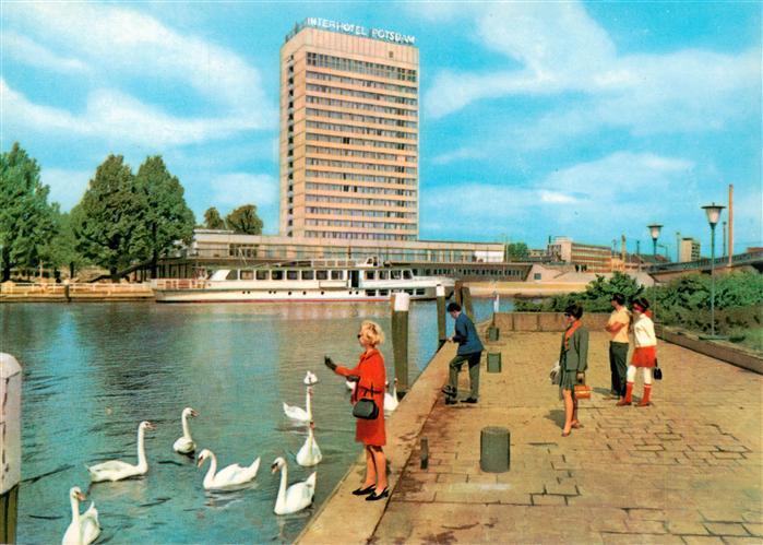 POTSDAM CITY Interhotel-Potsdam Hochhaus Havel Schwaene Schiff Uferpromenade