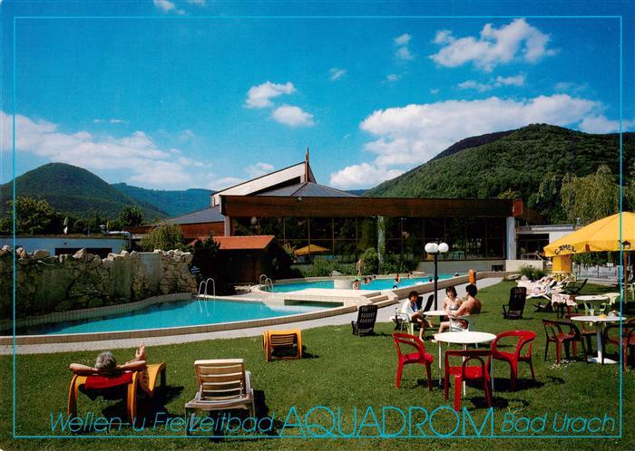 Bad Urach BW Aquadrom Wellenbad Freibad Schwimmbecken Berge Liegestuehle Sonnens