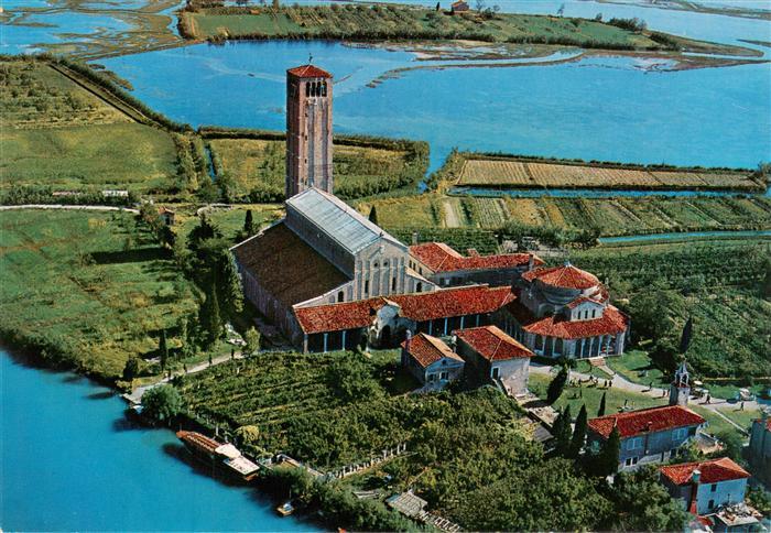 Torcello Insel Laguna Morta Veneto IT Basilika Campanile Lagune Felder Luftaufna
