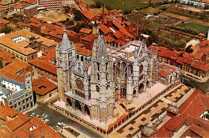 Leon Castilla y Leon ES Kathedrale Gotik Luftaufnahme Altstadt Tuerme Rosette