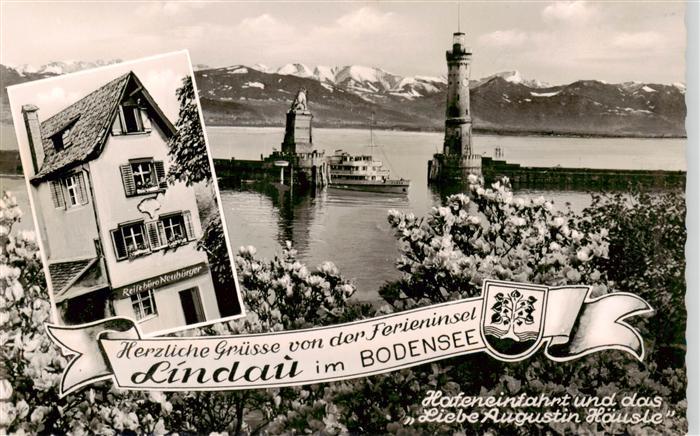 Lindau Bodensee Bayern Hafeneinfahrt Leuchtturm Bodensee Loewe Dampfschiff Alpen