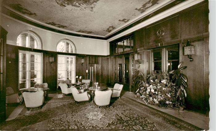 Bad Hermannsborn Hotelhalle Lobby Holzvertaefelung Deckengemselde Sessel Blumens