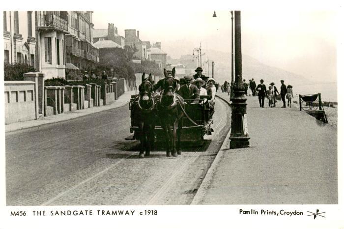 Sandgate Folkestone UK Pferdebahn Pferdetram Strandpromenade Meer Villen Passant