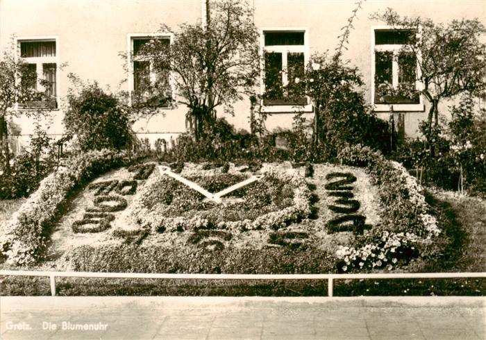Greiz Thueringen Blumenuhr Park Blumenbeet Zeiger Wohnhaus Garten